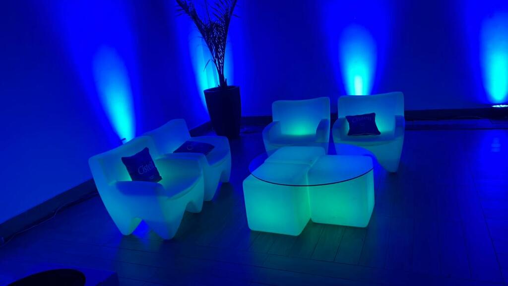 Poltronas de LED – NEON